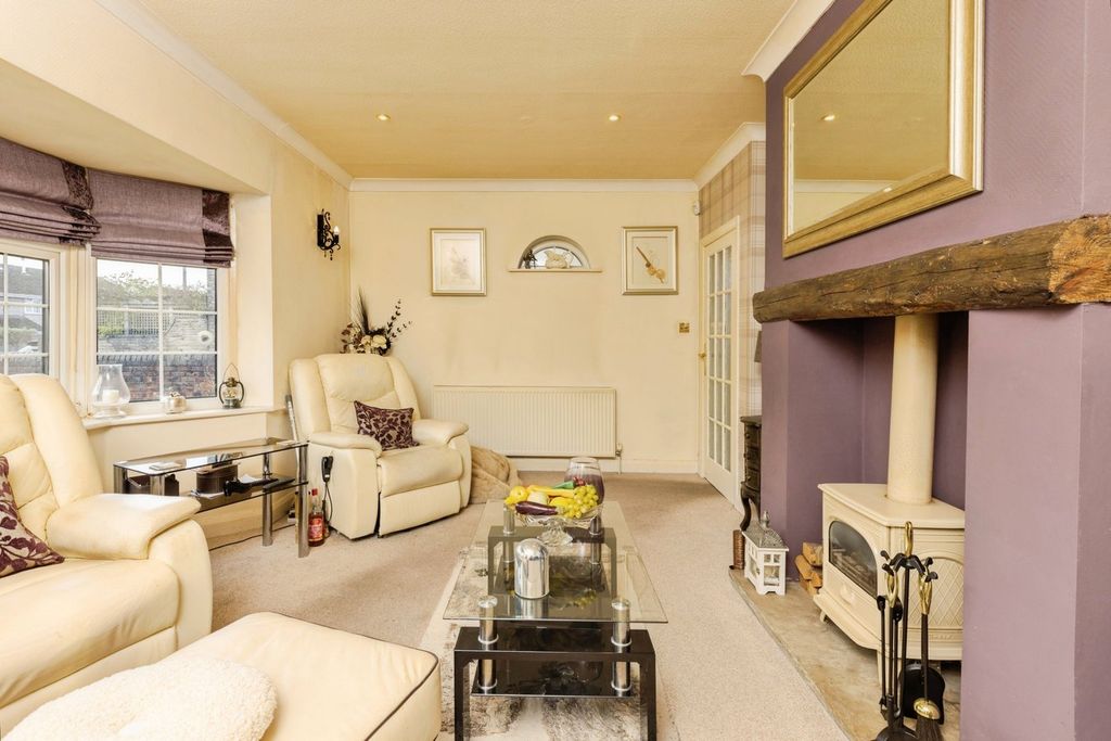 Property photo 3 of 21