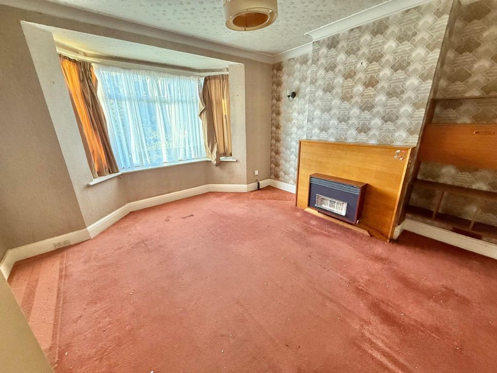 Property photo 3 of 10 4548305