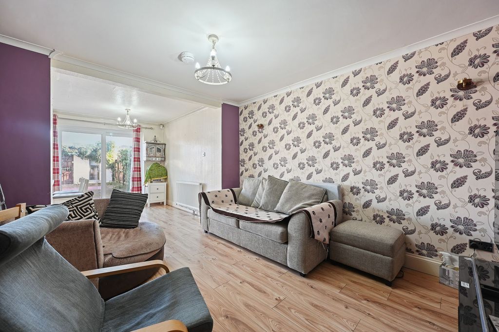 Property photo 2 of 11