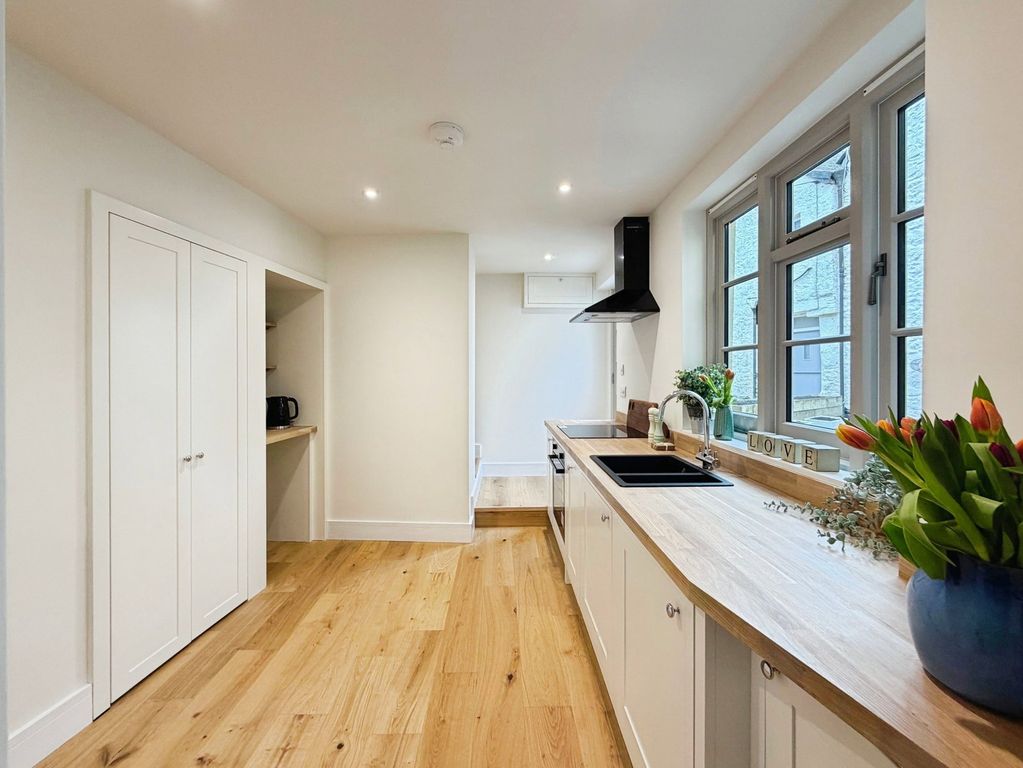 Property photo 2 of 42