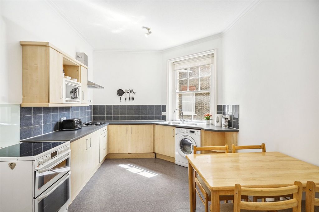 Property photo 3 of 12 Picture No. 10