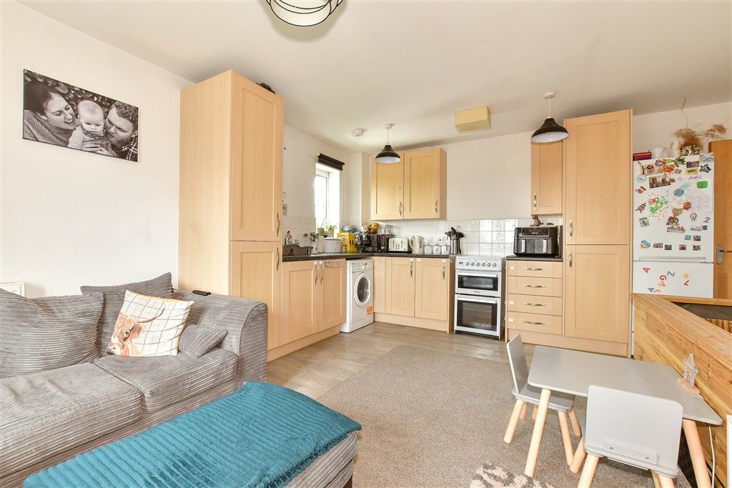 Property photo 3 of 8 Lounge/ Kitchen/ Diner