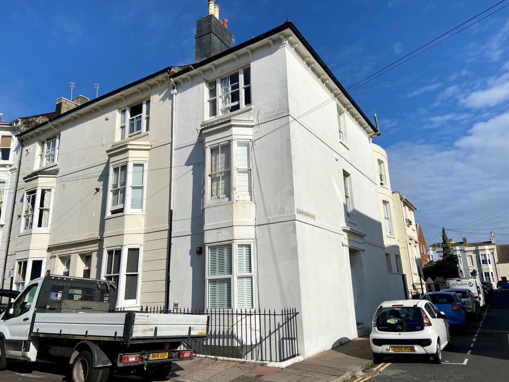 Property photo 1 of 12