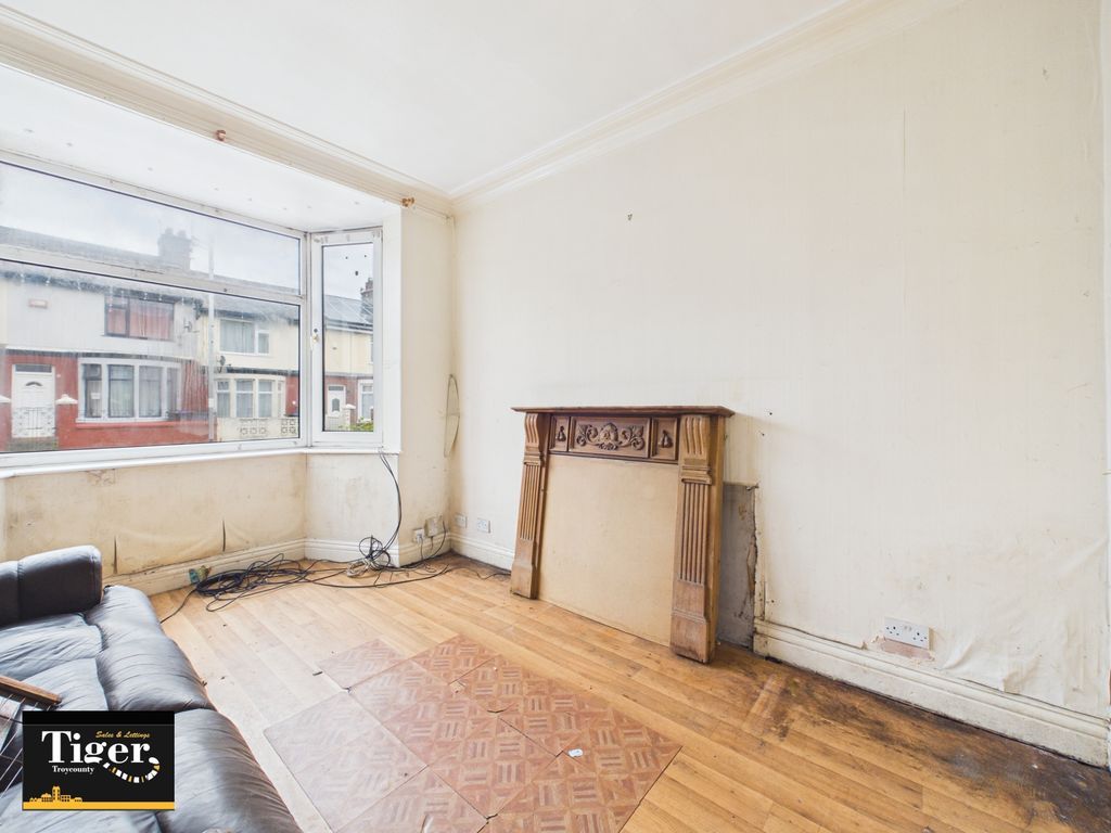 Property photo 3 of 11 Cam01931G0-Pr0365-Still002