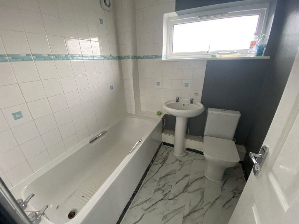 Property photo 3 of 11 Picture No. 06