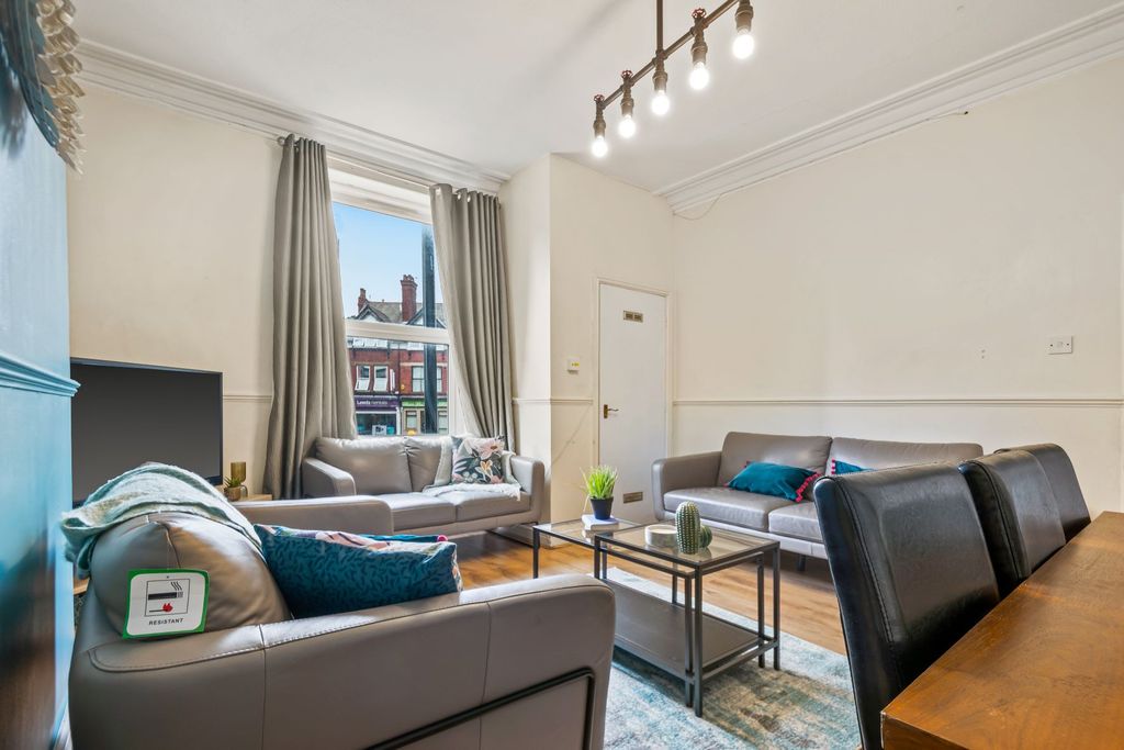 Property photo 2 of 17 Property Photo