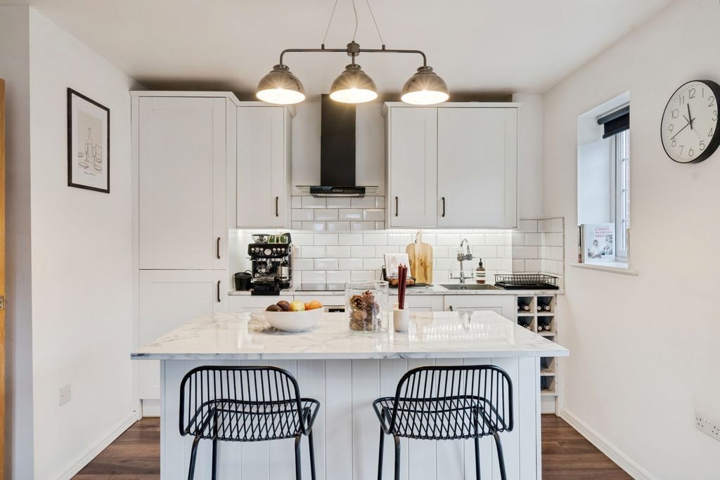 Property photo 2 of 28 Pbox-Img.Jpg