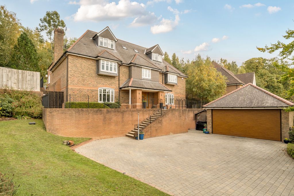 Property photo 1 of 24