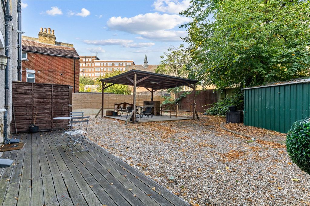 Property photo 3 of 11 Picture No. 15