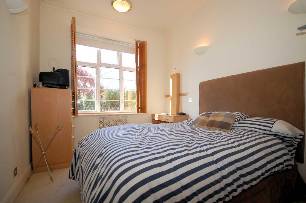 Property photo 2 of 5 1