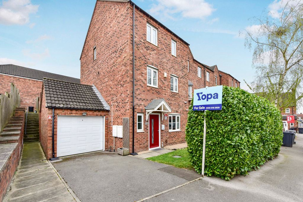 Property photo 1 of 20 Front