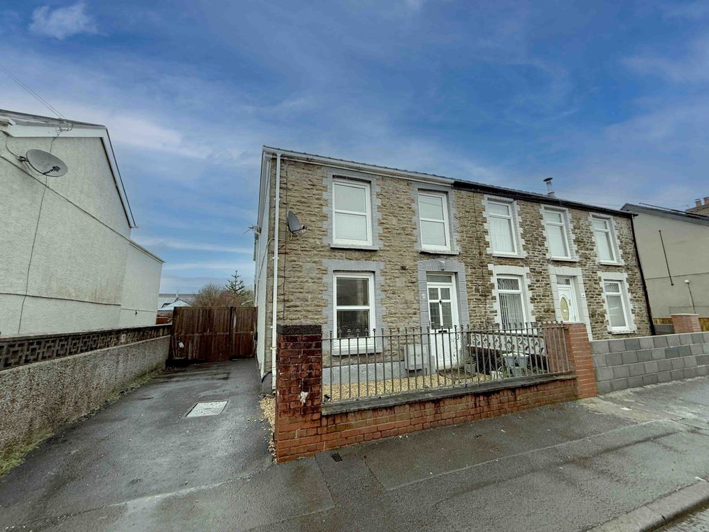 Property photo 1 of 20 3 Bedroom Semi Detached For Sale On Bolgoed Road In Pontarddulais