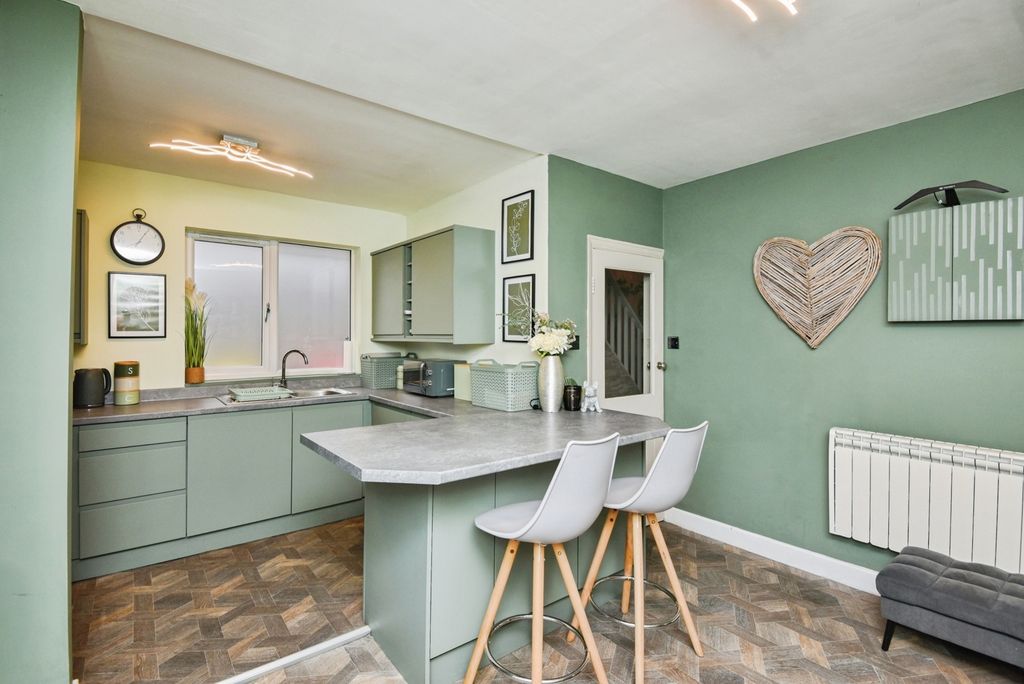 Property photo 3 of 20 Pbox-Img.Jpg