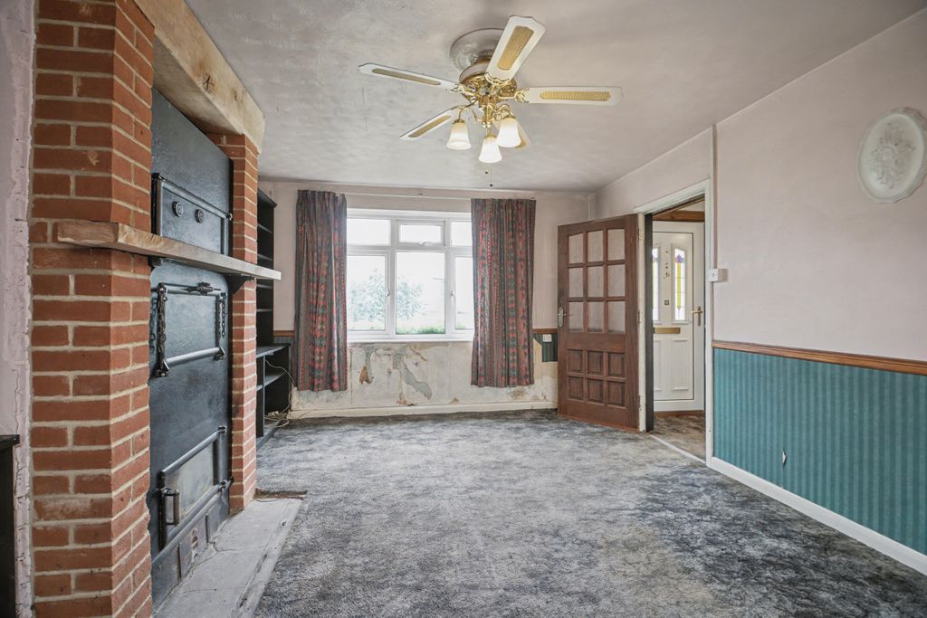 Property photo 3 of 17 9 Combe View , Woodside Road, Chiddingfold, Surrey, Gu8 4Rb