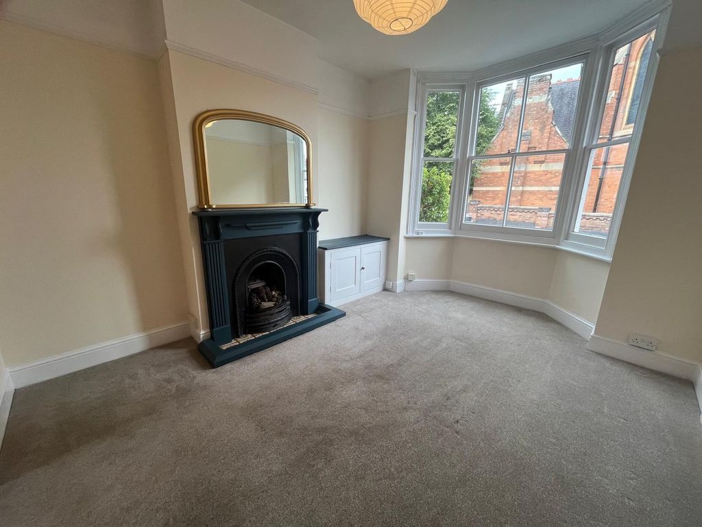 Property photo 3 of 10 Image