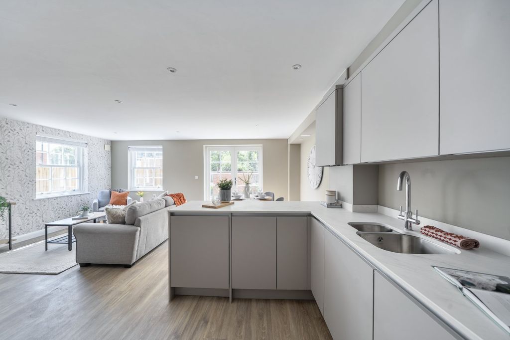Property photo 2 of 15 Picture No. 19