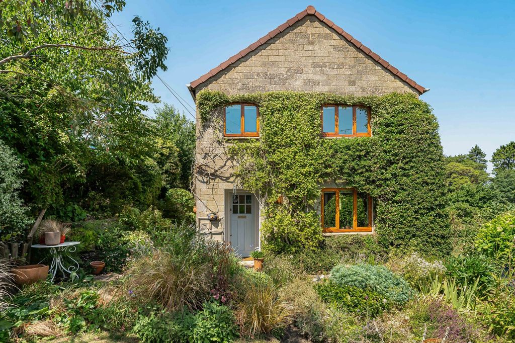 Property photo 1 of 53 Picture No. 82