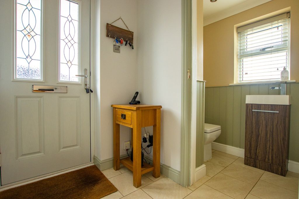 Property photo 2 of 23 1362825
