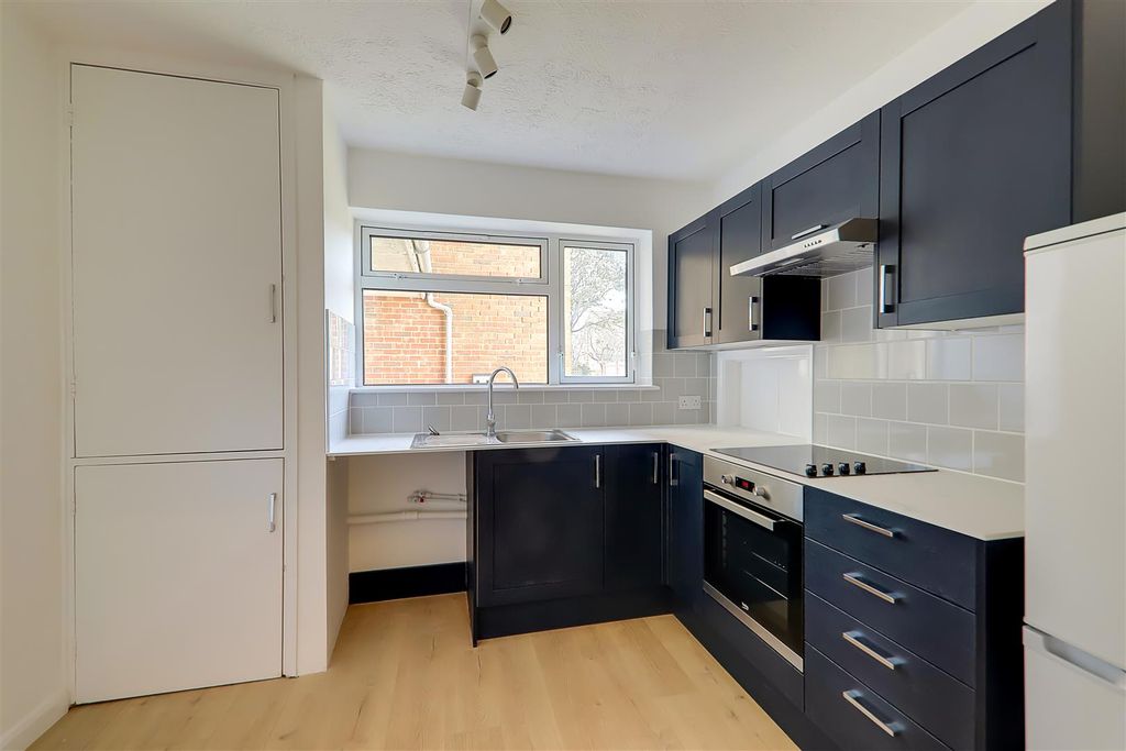 Property photo 2 of 11 Img_2688-Img_2690.Jpg