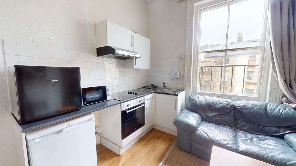 Property photo 2 of 3