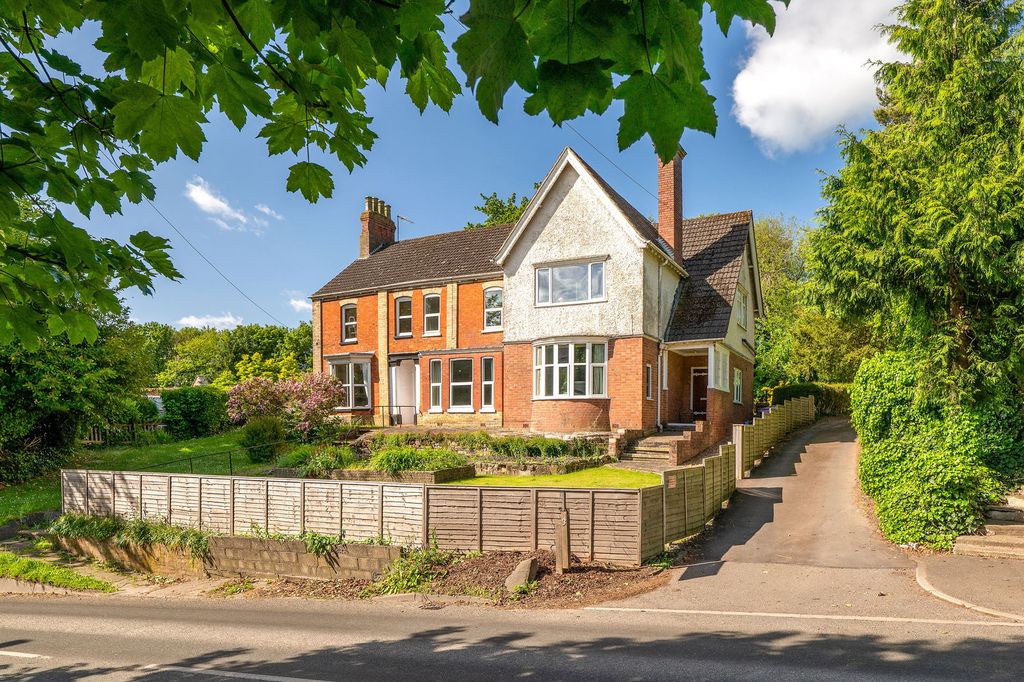 Property photo 2 of 48