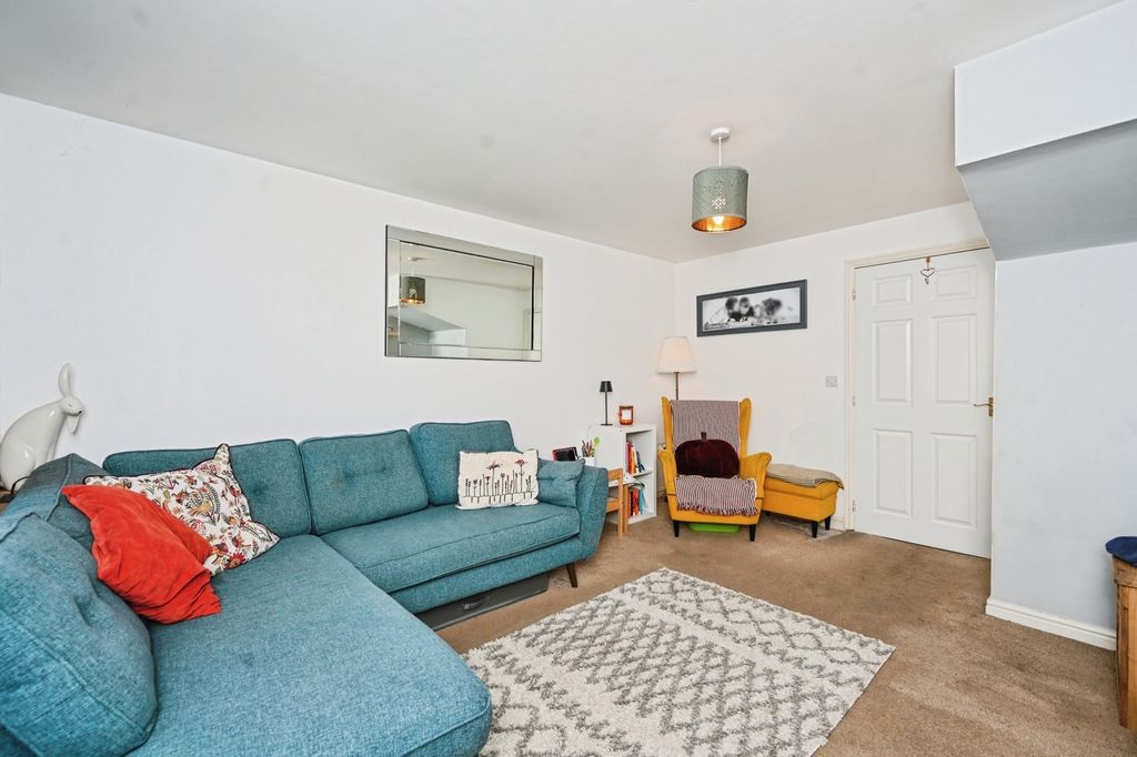 Property photo 3 of 22 Pbox-Img.Jpg