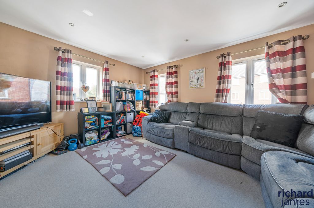 Property photo 2 of 11 41803B0524E945B99384A384c25F770B