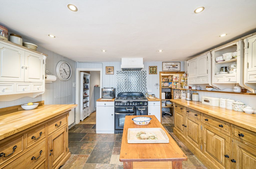 Property photo 2 of 20 1333014-3-6891d62...