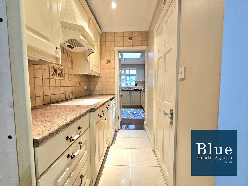 Property photo 3 of 13 Kitchen