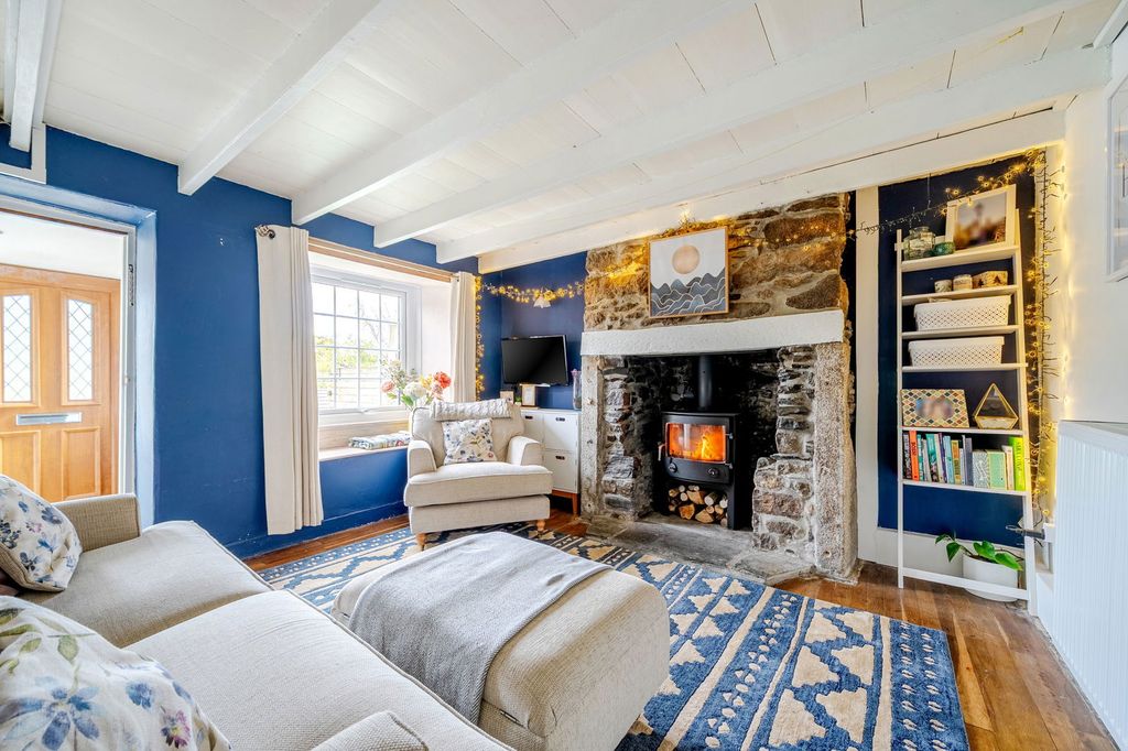 Property photo 2 of 19