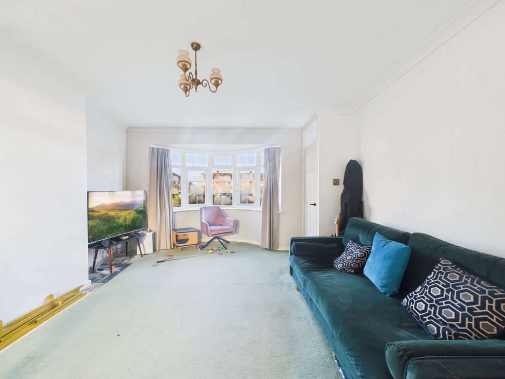 Property photo 2 of 11 Cam04018G0-Pr0417-Still009