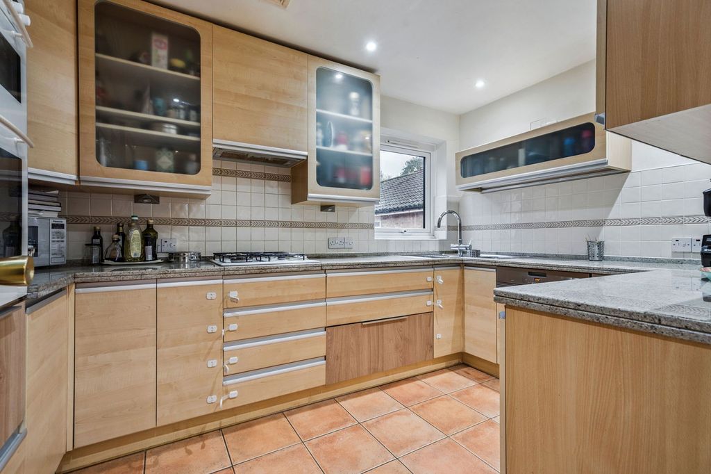 Property photo 3 of 13