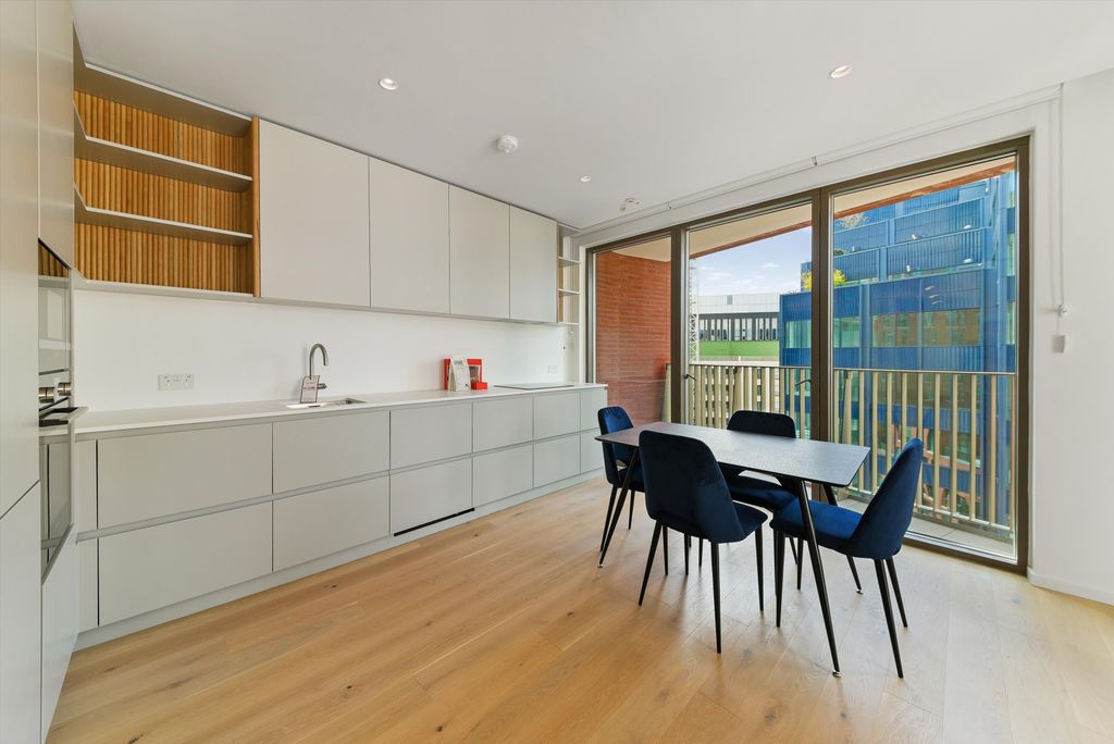 Property photo 2 of 12 Image