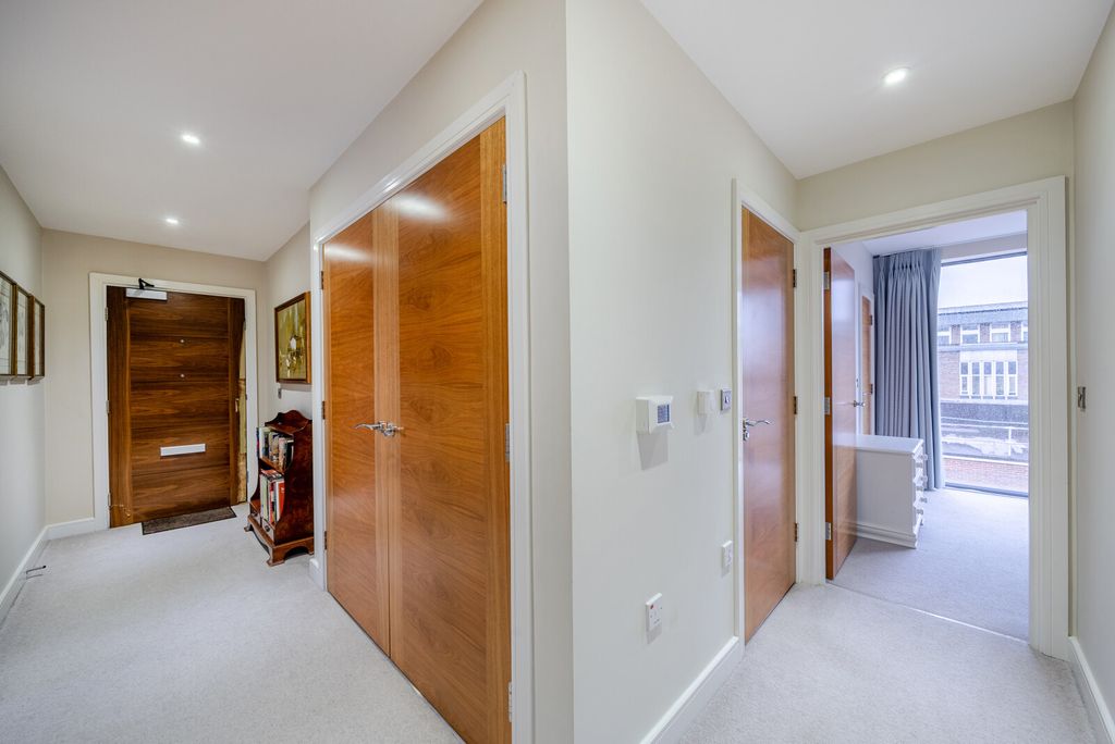 Additional image 12 of 2 bed flat for saleLeapale Lane, Guildford GU1