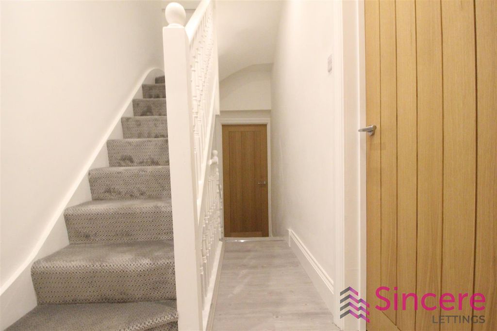 Property photo 2 of 9 4.Png