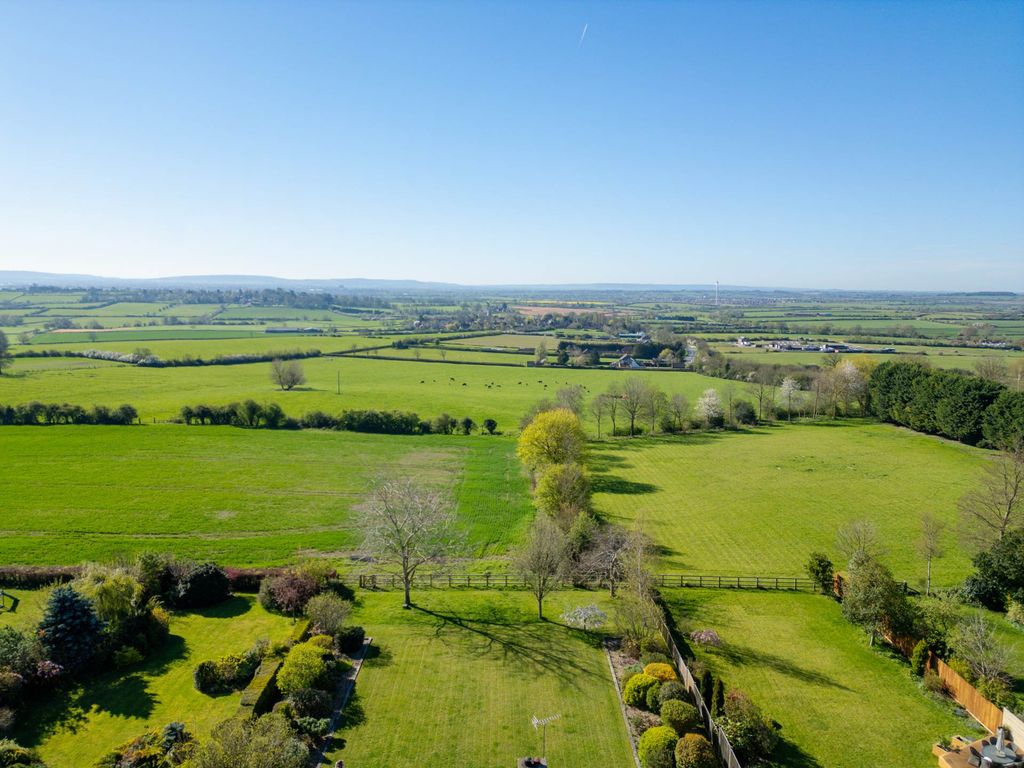 Property photo 3 of 28