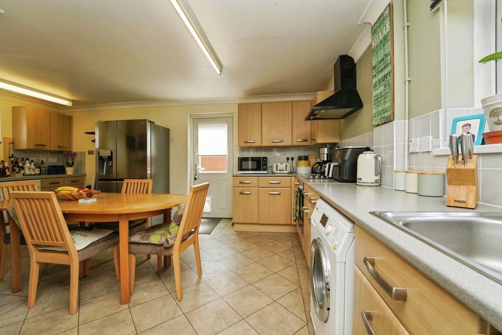 Property photo 3 of 17 Photo