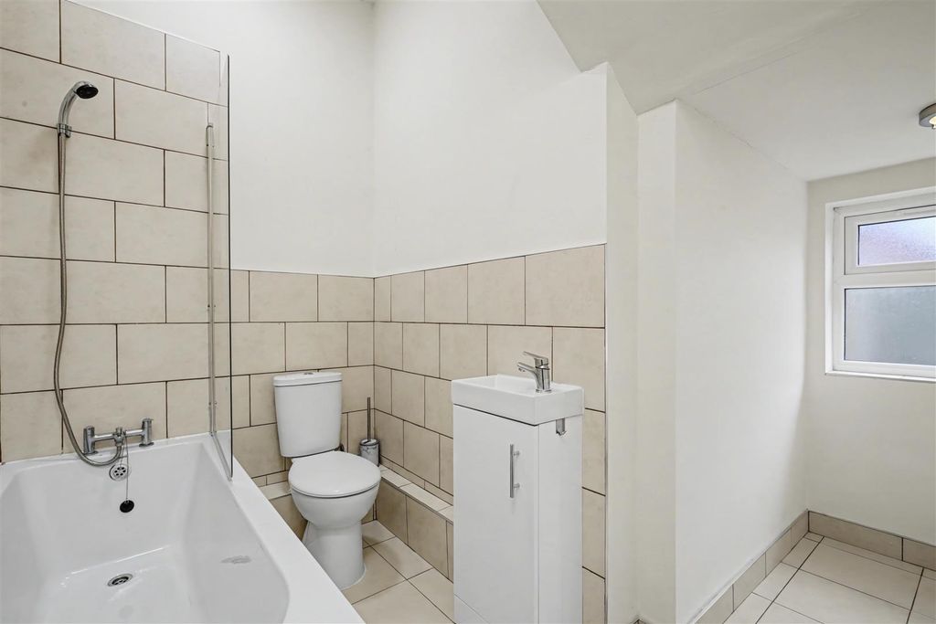 Property photo 1 of 11 Bathroom 1_1.Jpeg