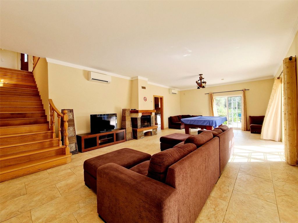 Property photo 3 of 15 Cluttons Algarve