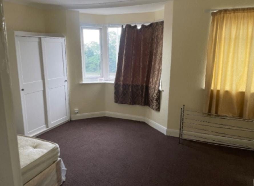 Property photo 1 of 3