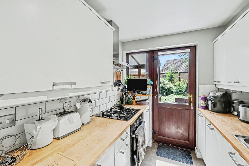 Property photo 3 of 13