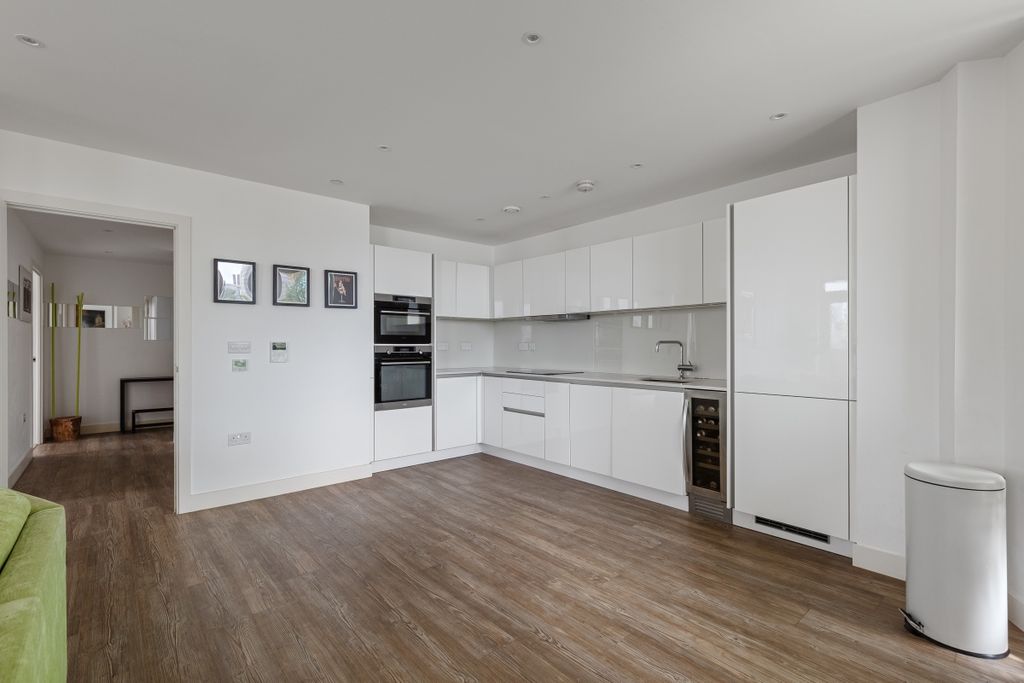 Property photo 2 of 10 094A7054