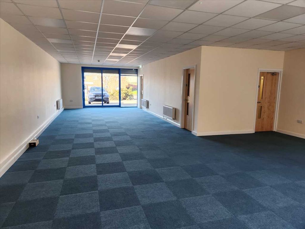 Property photo 2 of 4 Open Plan Office