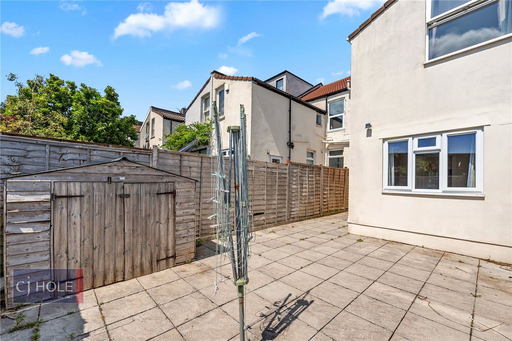 Property photo 3 of 22 Picture No. 30