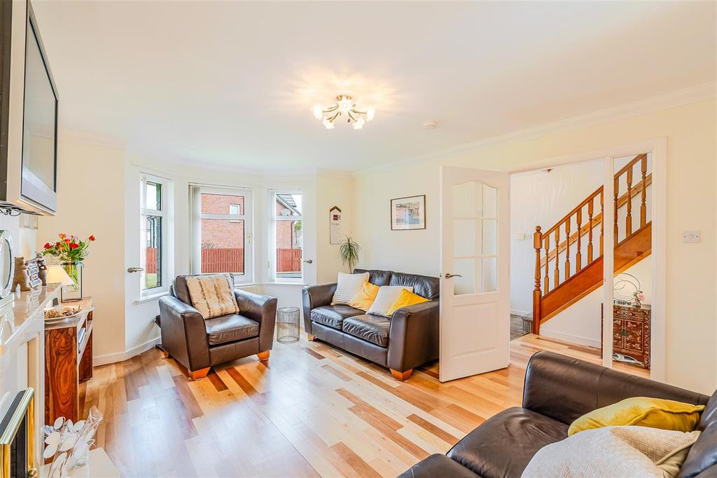 Property photo 3 of 25