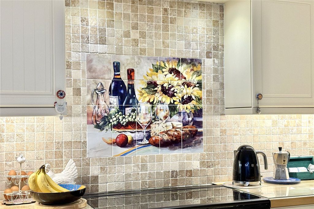 Property photo 3 of 17 Picture 3