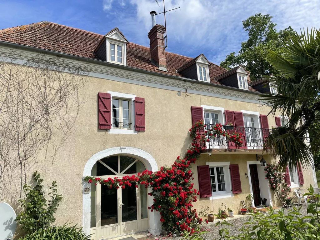 Property photo 2 of 19