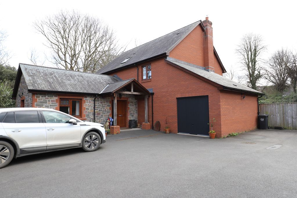 Property photo 1 of 14 Photo 15