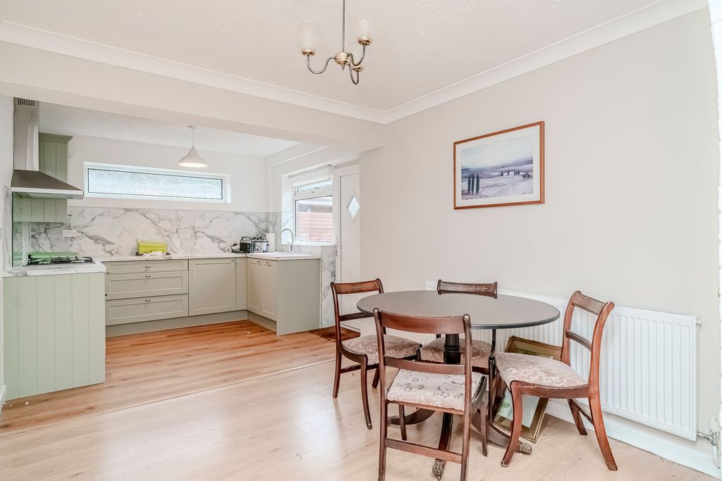 Property photo 3 of 26