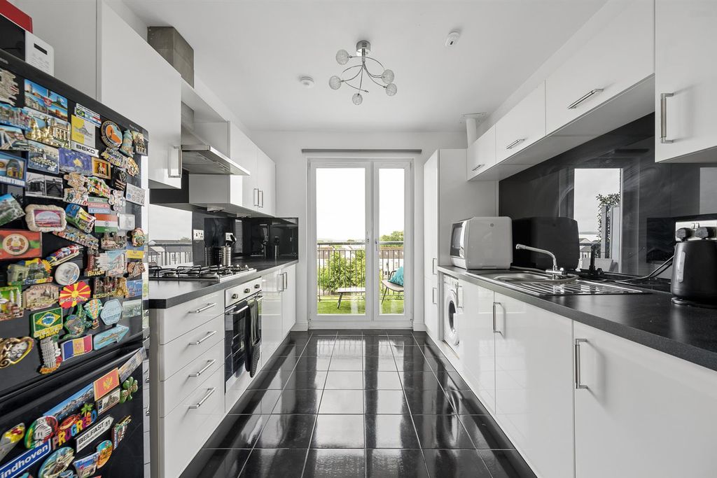 Property photo 3 of 16 Ali Watt Photographer Roslea Properties London Roa